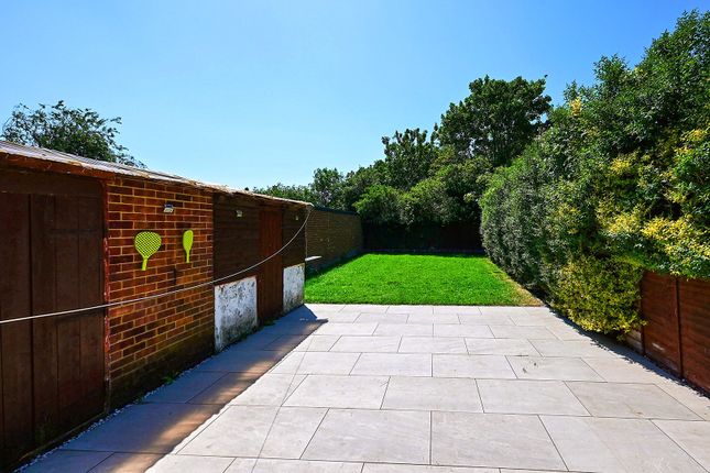 5, Cranford Close, Surrey photo 3
