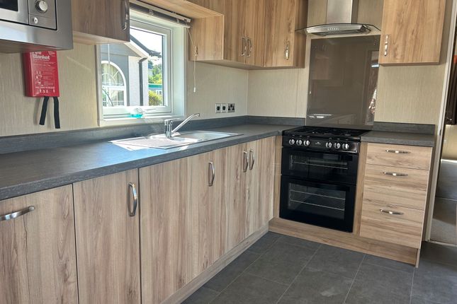 6, Swanbridge Mobile Park Home, London Road, Dorchester photo 3