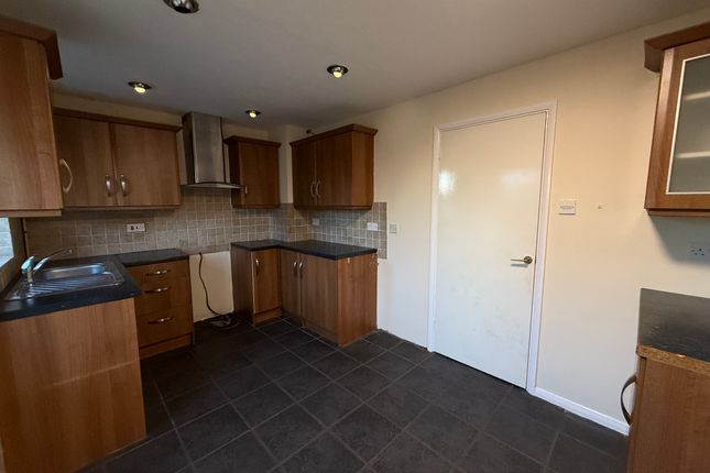 Kestrel Close, BURY ST. EDMUNDS photo 3