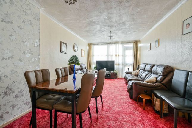 Thumbnail Flat for sale in Wollaston Close, Elephant And Castle, London