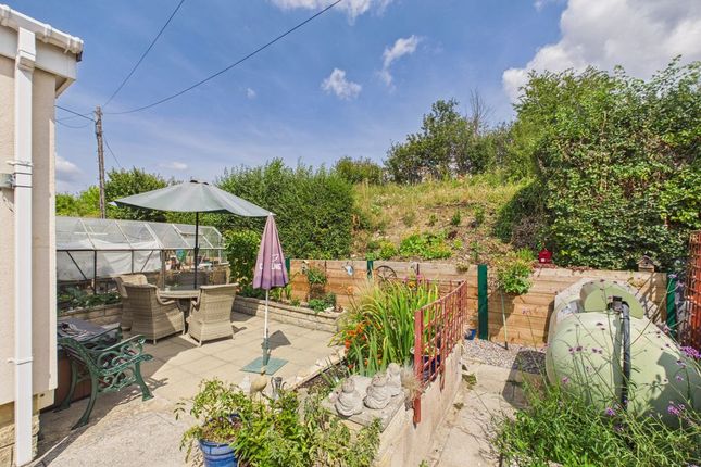 46, Primrose Hill, Somerton photo 2