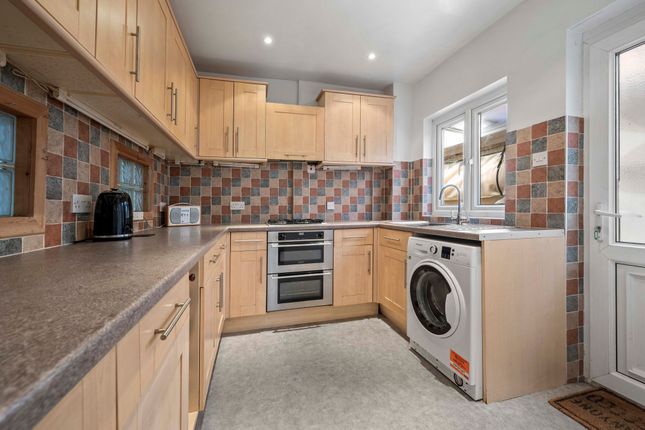 56 Hathaway Lane, Stratford-Upon-Avon photo 3