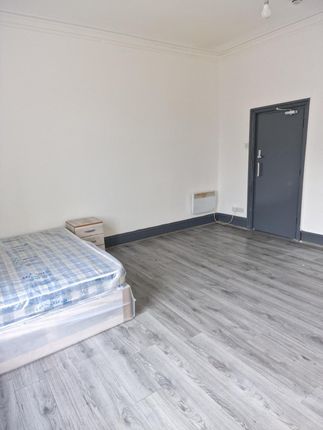 Room to rent in Spring Gardens, Bradford