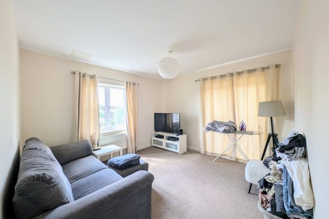 24, Temple Court, West Yorkshire photo 3