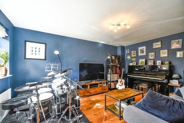 4, Anson Drive, Swindon photo 4