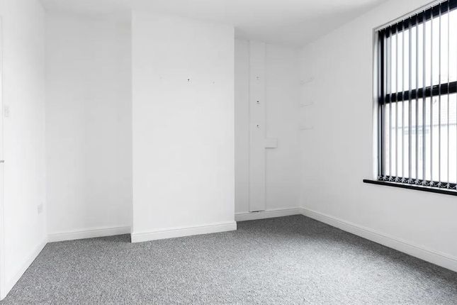 18, Ashville Grove, Leeds photo 3