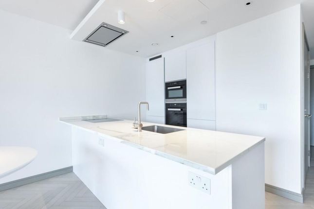43 30, Lodge Road, London photo 3