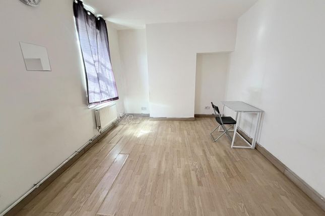224, Lordship Lane, London photo 3