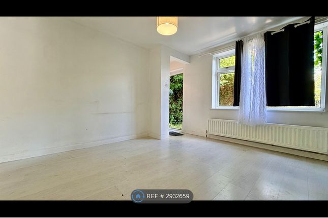 Josephine Drive, Swinton, Manchester photo 3