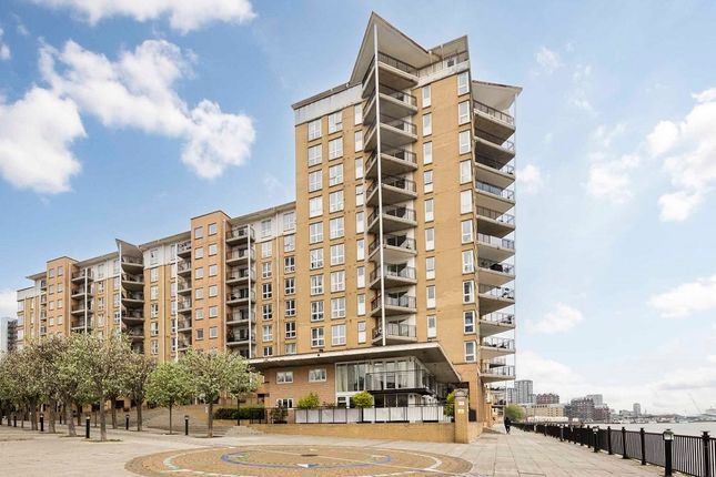 Flat for sale in Studley Court, Docklands, London