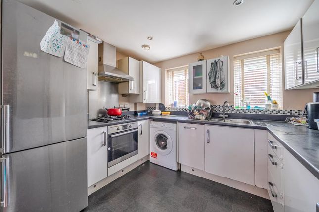 16 CHADWICK ROAD, Langley, Berkshire, Slough photo 2