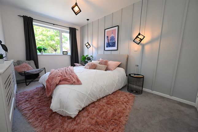 20, Oak Close, Birmingham photo 3