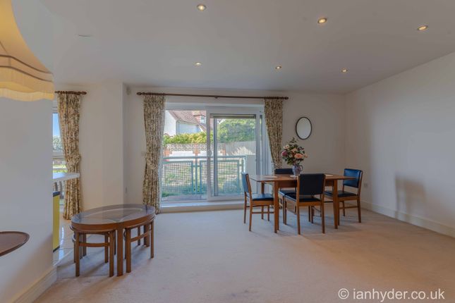 16 , The Cape, Marine Drive, Rottingdean, Brighton photo 4