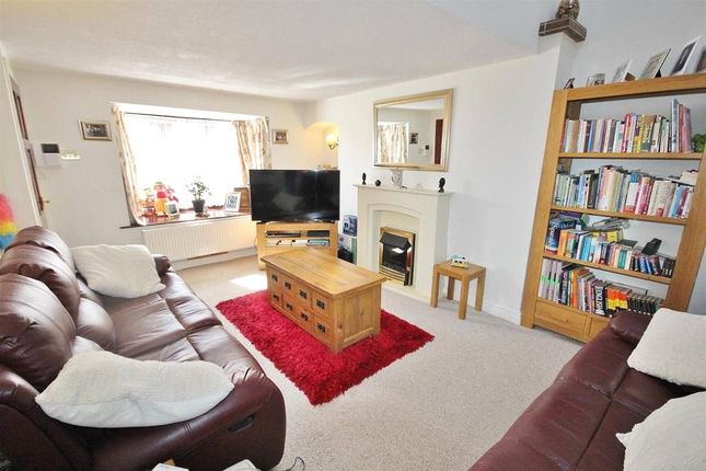 2 Shuffleton Court,, Hook Road, East Yorkshire photo 2