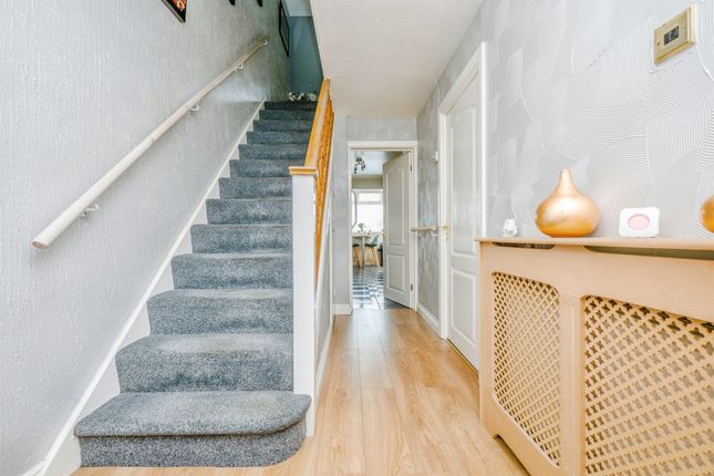 56, Hill Rise, Cardiff photo 2