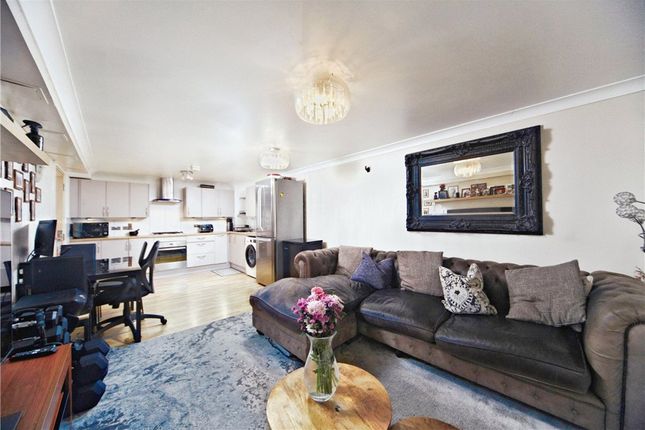 2-bed flat on Flat 33, Flint Court, 160, Thornton Road, Thornton Heath, £270,000