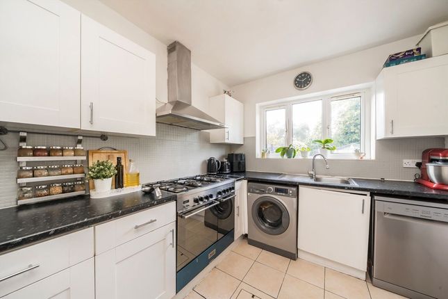 58, Windermere Avenue, London photo 4