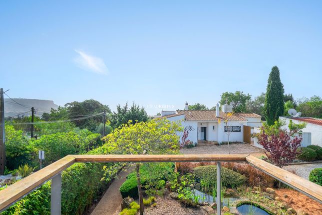 Villa for sale in 8600 Luz, Portugal