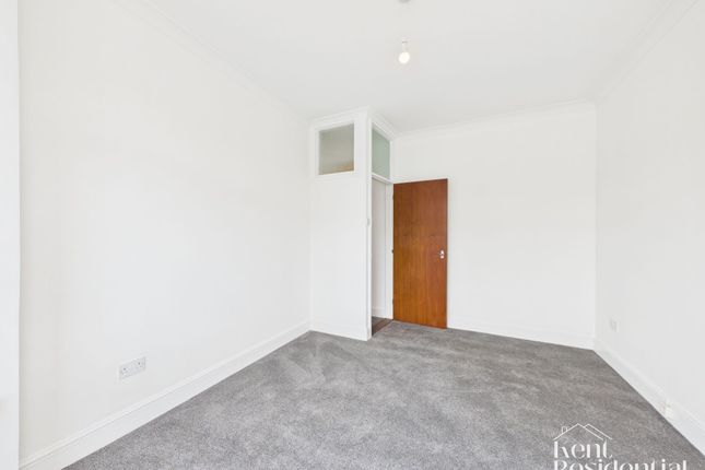 Bottom Flat 104 Rochester Street, Chatham, Chatham photo 5