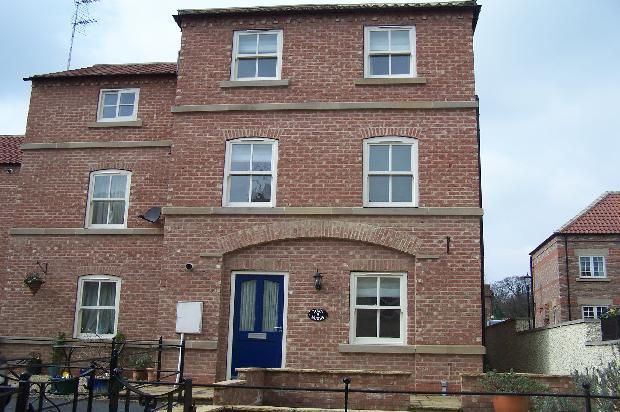 Thumbnail Town house to rent in Florentines Court, Ripon