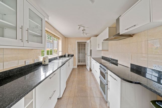 22 Haydock Park Gardens, Newton-Le-Willows photo 3