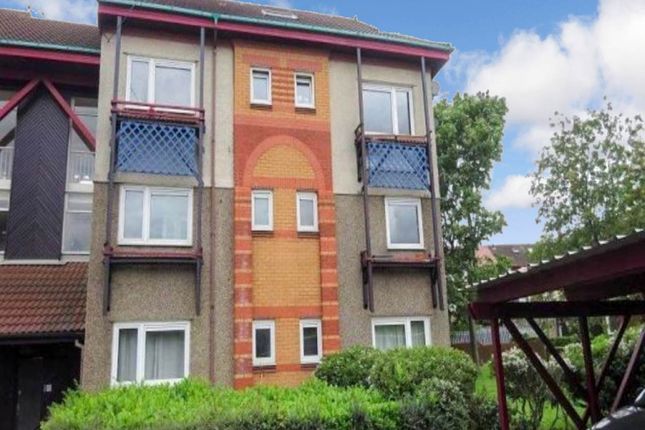 Thumbnail Flat for sale in Newhall Green, Leeds