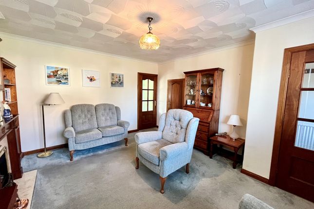 23, Jeffrey Terrace, Polmont photo 3