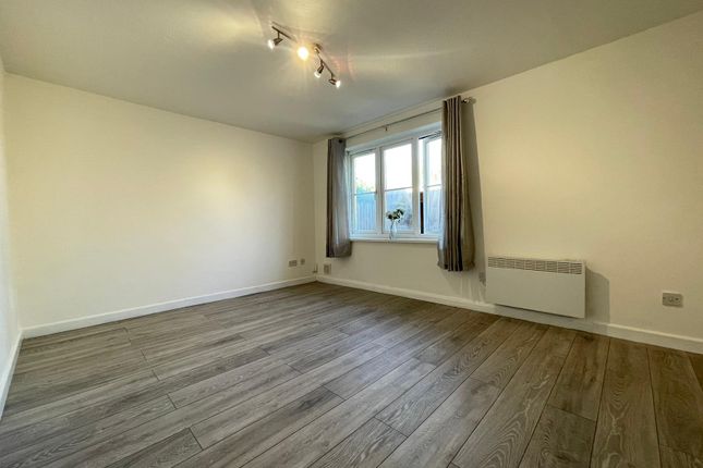 Thumbnail Flat to rent in Jefferson Lodge, Wembley, Middlesex