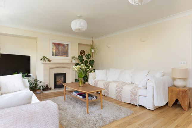 4, Farm Close, Wells photo 4