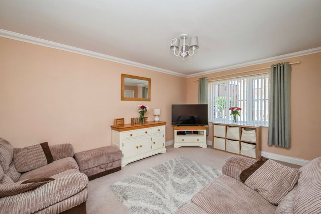14, Whiley Lane, Norwich photo 4