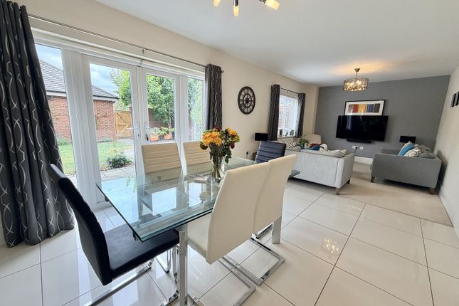 9, Jubilee Way, Leicester photo 2