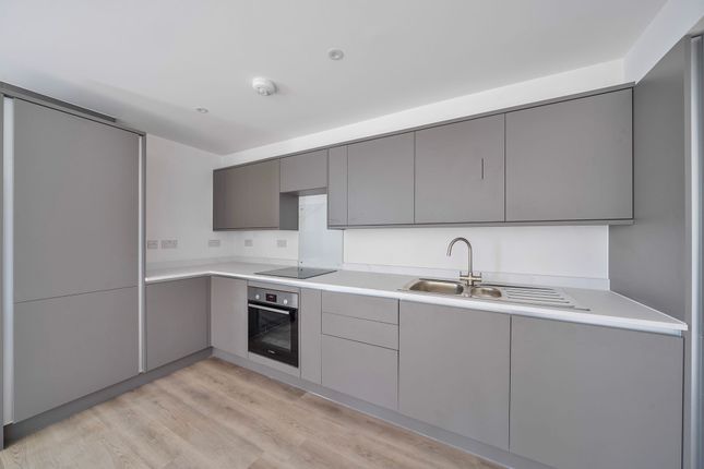 Flat 7 Skye Court Hurtis Hill, East Sussex, Crowborough photo 3