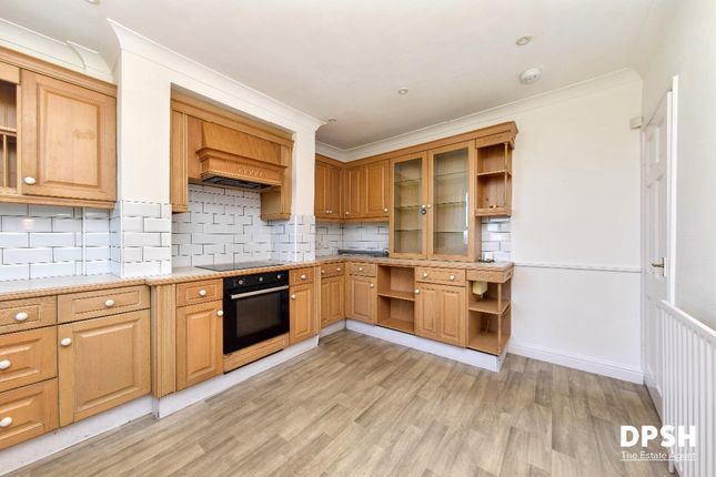 60 Granny Avenue, Churwell, Leeds photo 5
