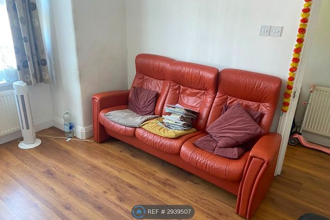 2-bed house on Stanley Road, Hounslow, £2,000/mo