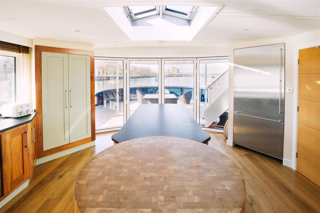 Houseboat for sale in Prospect Quay, Wandsworth