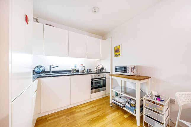 Flat to rent in Amelia Street, Elephant And Castle