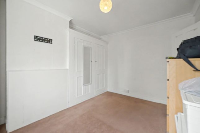 75 Bynes Road, Croydon photo 4