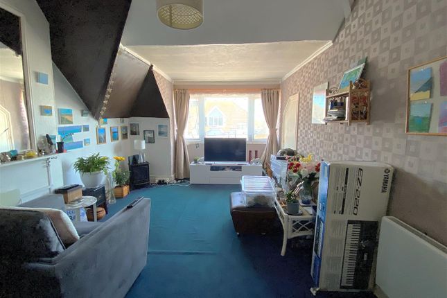 Flat 3, 30, Eversley Road, Bexhill on Sea photo 2