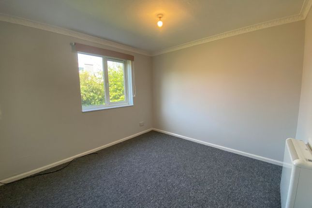 7, Bronte  Court, Hull photo 3