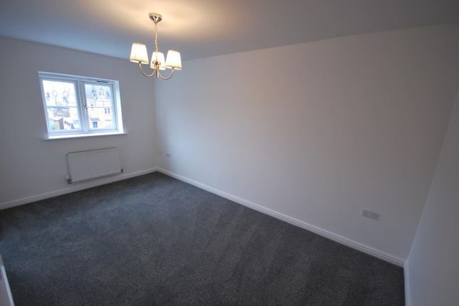 Town house to rent in Engel Close, Ramsbottom, Bury