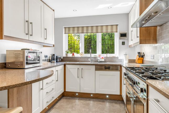 2, Heathlands, Welwyn photo 4