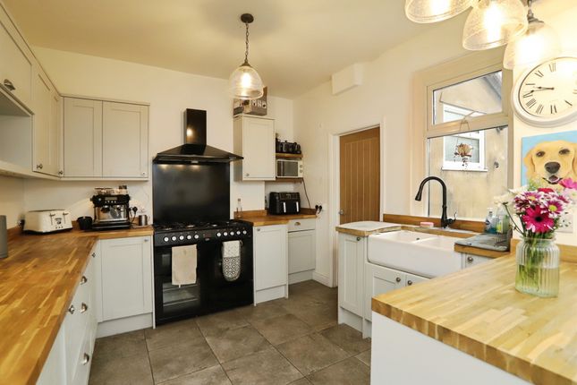 132, St. Cenydd Road, Caerphilly photo 3