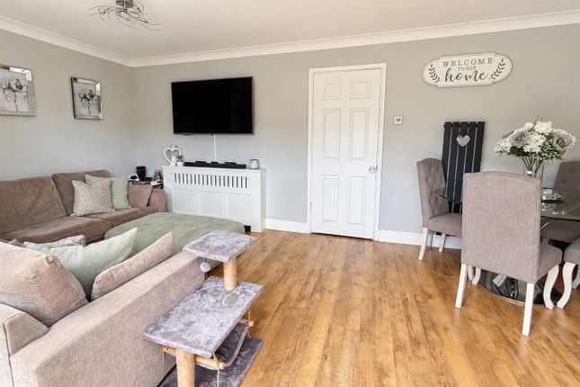 31, Tadburn Green, Chatham photo 2