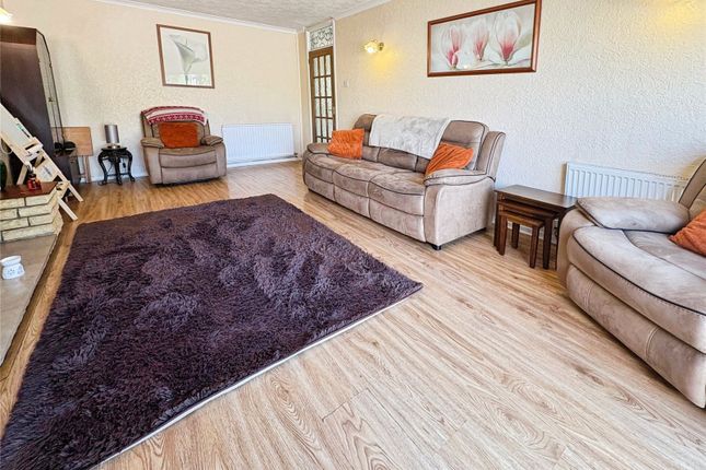 9, High Ash Close, Coventry photo 3
