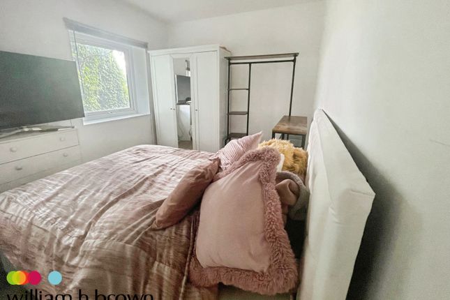 Flat 13, Bridge House, 24, Bridge Street, HALSTEAD photo 5