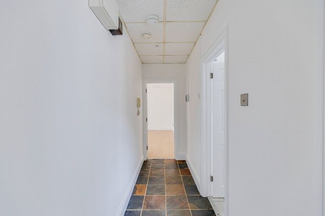 110,Flat 6, Hamilton Court, Pen-y-lan Road, Cardiff photo 2