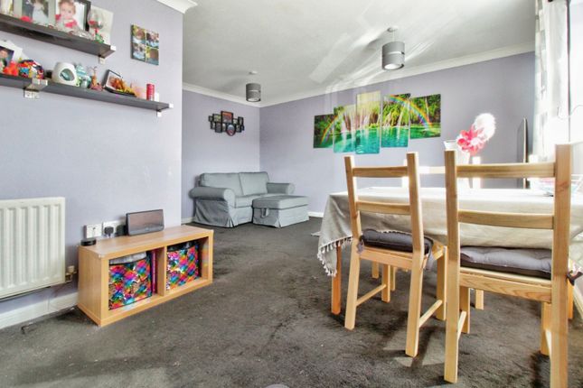 Thumbnail Flat for sale in Paignton Close, Romford