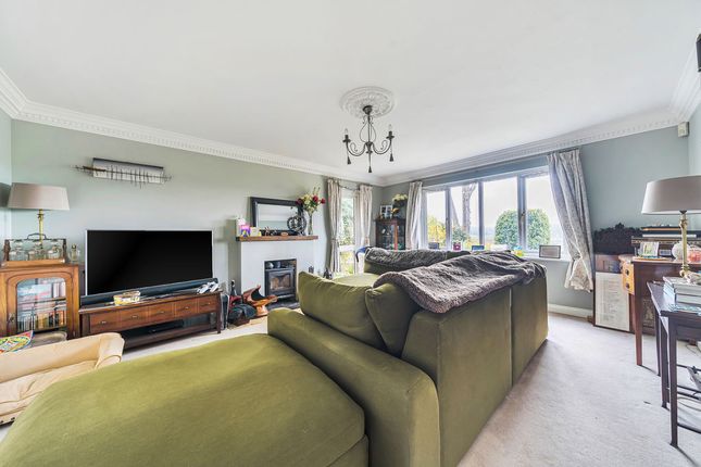 14, Shadyhanger, Godalming photo 4