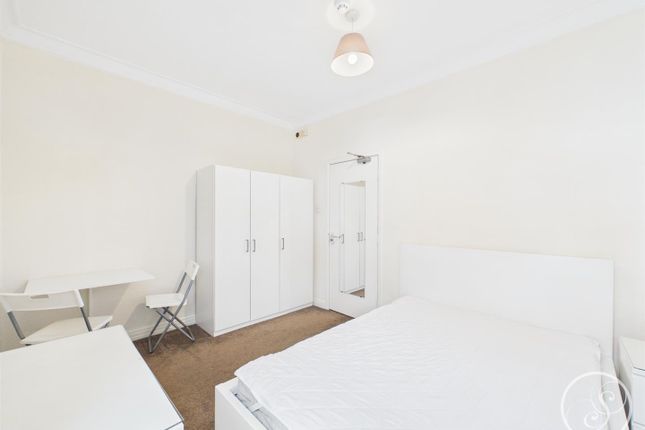 Flat 1, 13, Hawthorn Vale, Chapel Allerton photo 4