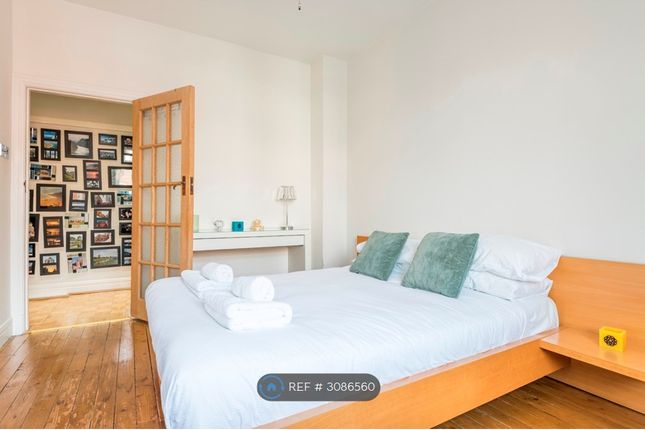 Parkview Court Fulham High Street, London photo 5